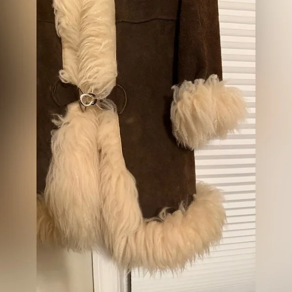 Vintage Brown Suede Penny Lane Afghan Coat With Cream Shearling Fur Trim - Picture 5 of 8